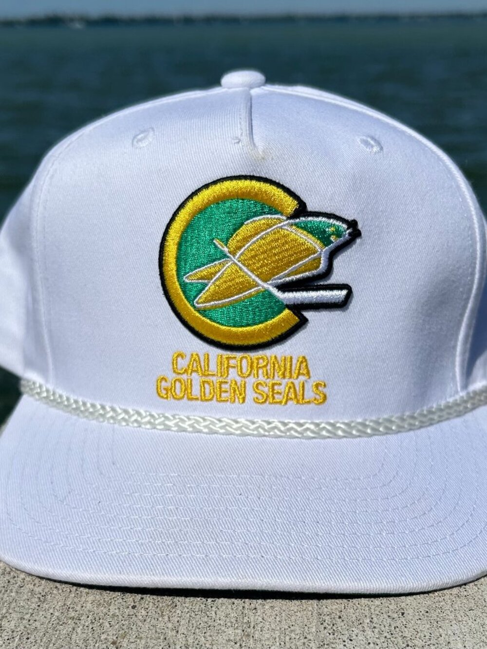Retro California Golden Seals NHL Hockey Snapback Hat Mitchell & Ness